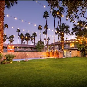 https://caliente-tropics-hotel.palm-springs-ca-hotels.com